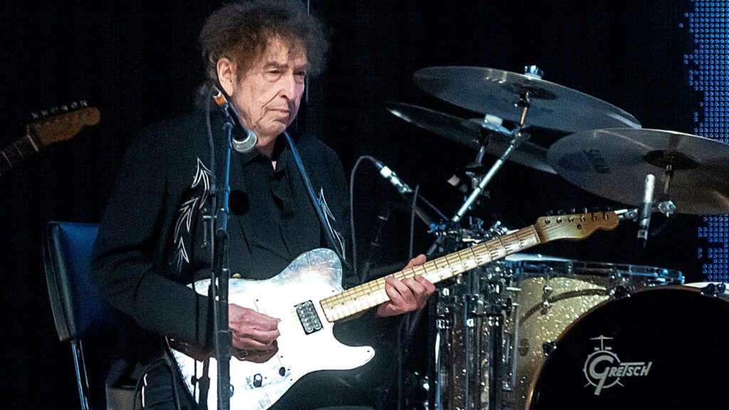 Bob Dylan Loses But One other Guitarist After Bob Britt Abruptly Quits Band