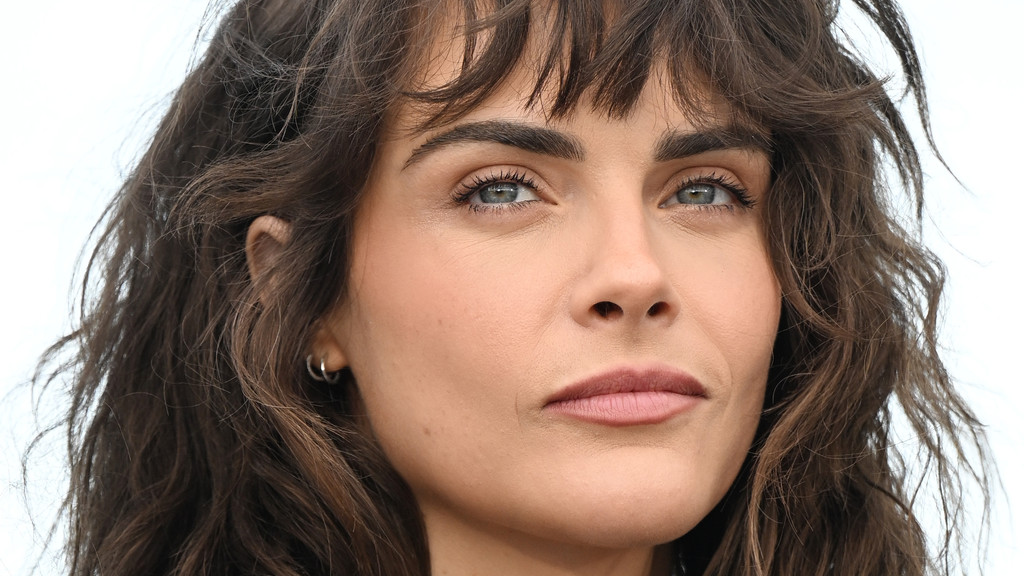Cara Delevingne confirms relationship with Amber Heard