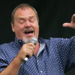 David Clayton-Thomas, powerhouse lead singer of Blood, Sweat & Tears, dies at 84