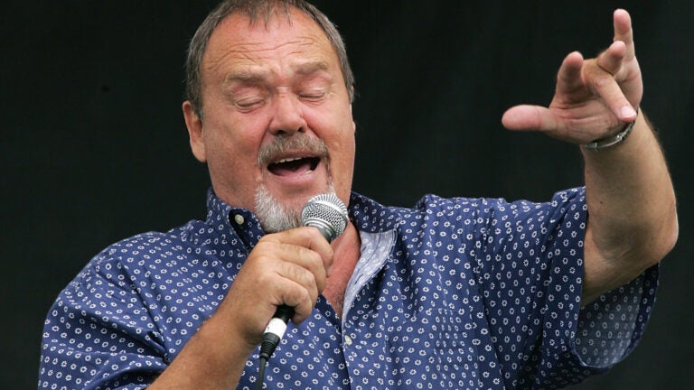 David Clayton-Thomas, powerhouse lead singer of Blood, Sweat & Tears, dies at 84