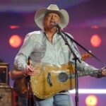 Inside nation legend Alan Jackson’s triumphant finale live performance