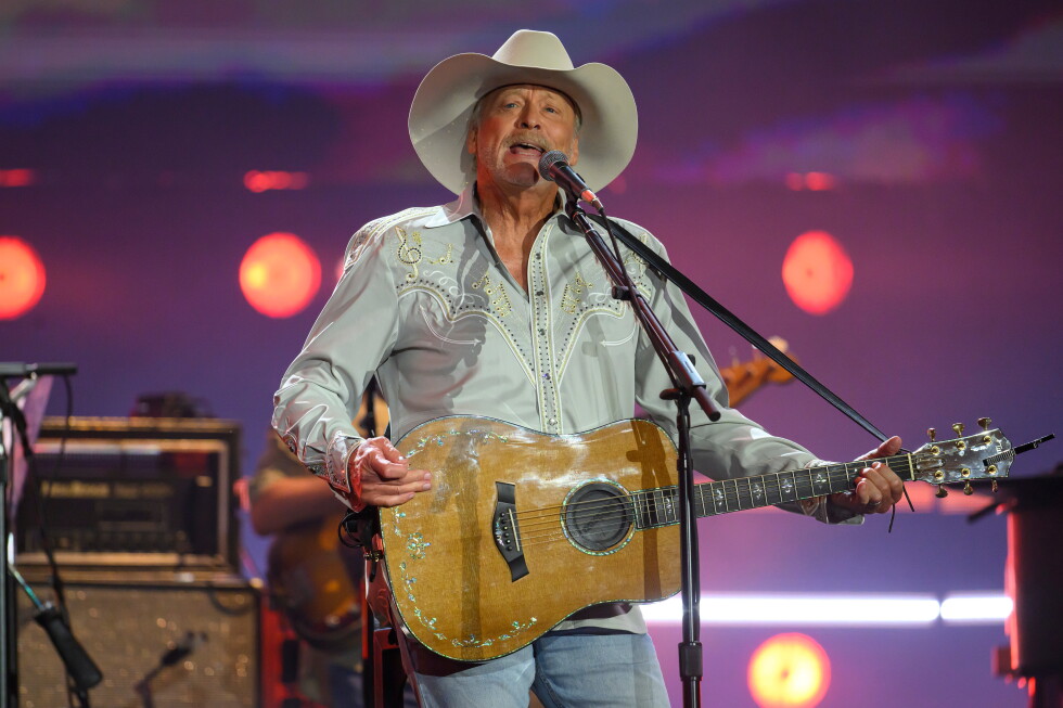 Inside nation legend Alan Jackson’s triumphant finale live performance