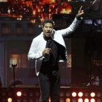 Lionel Richie Abruptly Ends Live performance After Falling In poor health On Stage