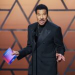 Lionel Richie postpones live performance at United Middle in Chicago following well being scare at Minnesota present