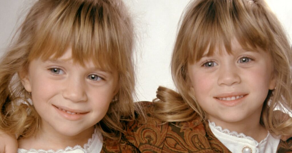 Mary-Kate and Ashley Olsen Make Uncommon Look With All 4 Sibings