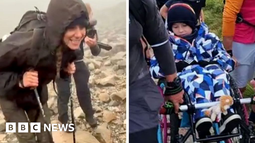 Paraplegic boy doing Three Peaks Problem meets Catherine