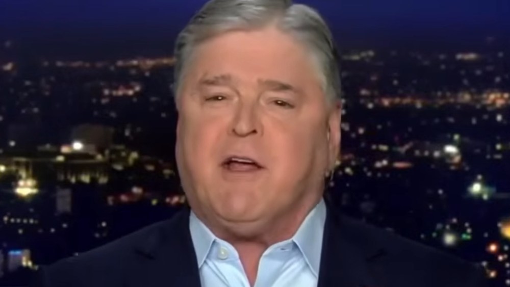 Sean Hannity Provides Well being Replace to Clarify ‘Puffy Face and Raspy Voice’ After Viewers Categorical Concern