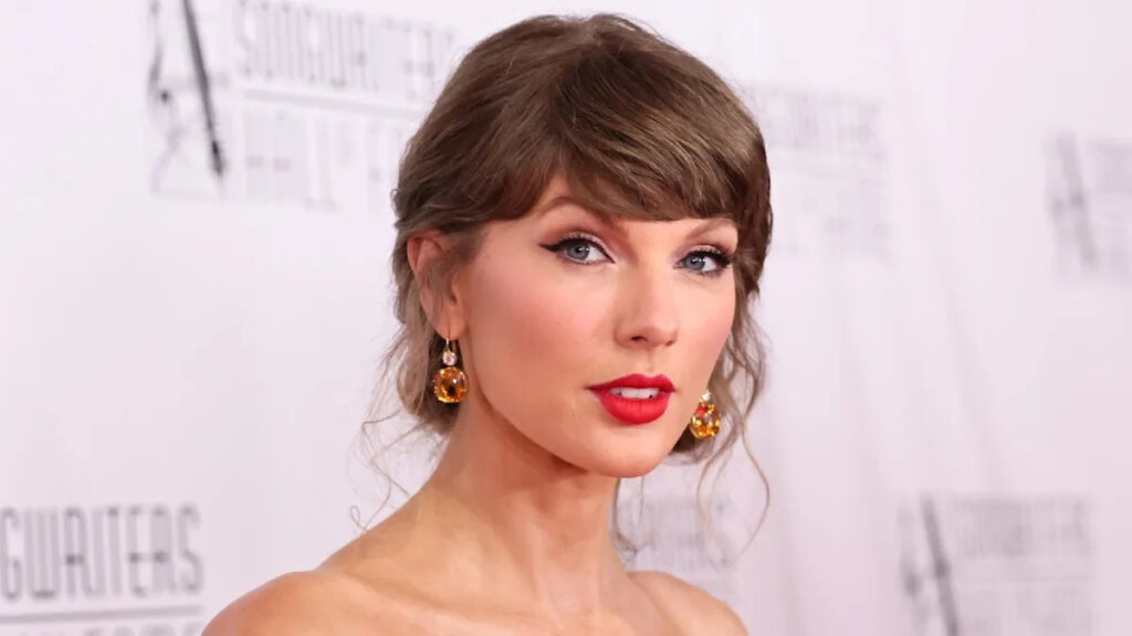 Taylor Swift Booed at Live performance as She Faces Backlash for Her ‘Impolite’ Jeff Bezos-Like Wedding ceremony—’Why Ought to My Day Be Tougher?’