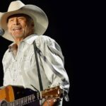 Watch Alan Jackson’s Last Efficiency of ‘Chattahoochee’ at Farewell Live performance